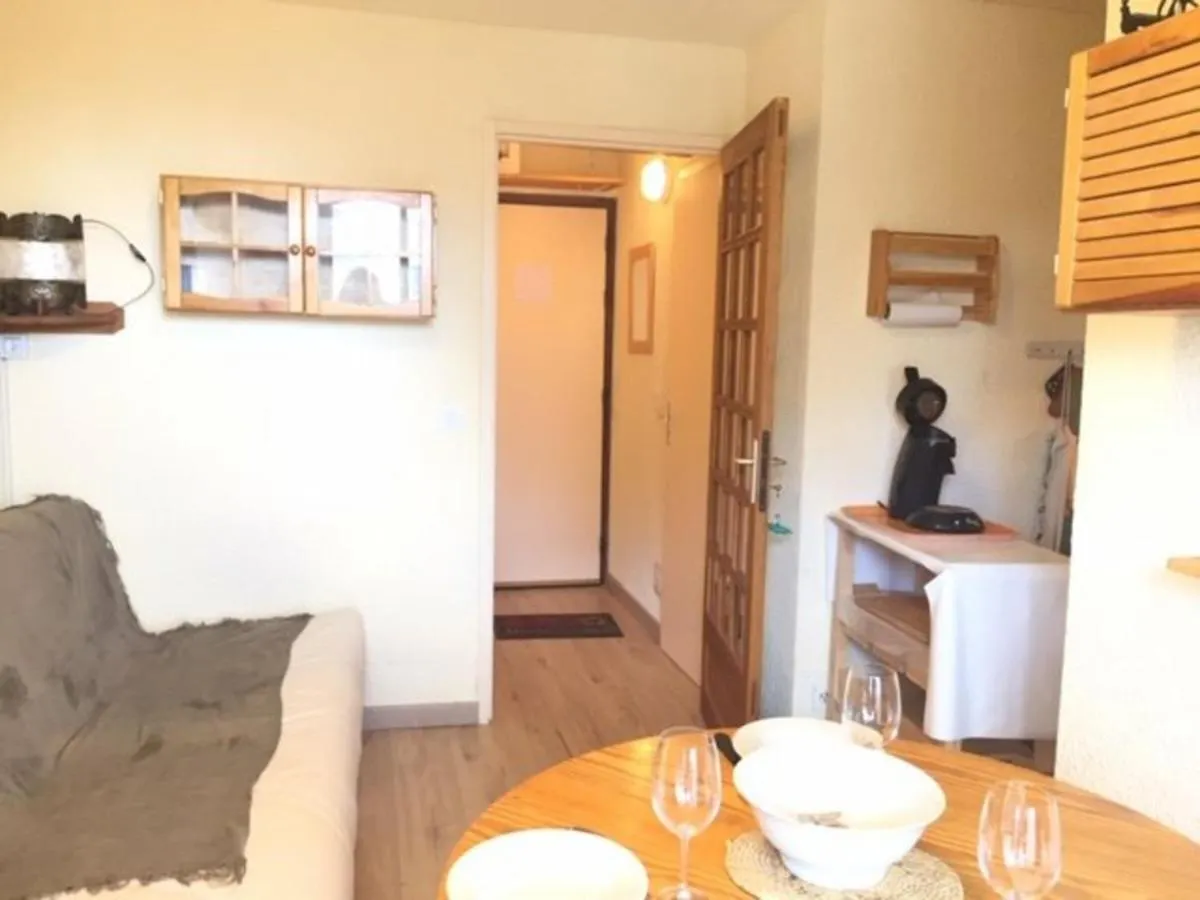 Studio Cabine Avec Acces Direct Aux Pistes, Balcon, Et Piscine - 4 Couchages, Risoul 1850 - Fr-1-330-518 Apartment