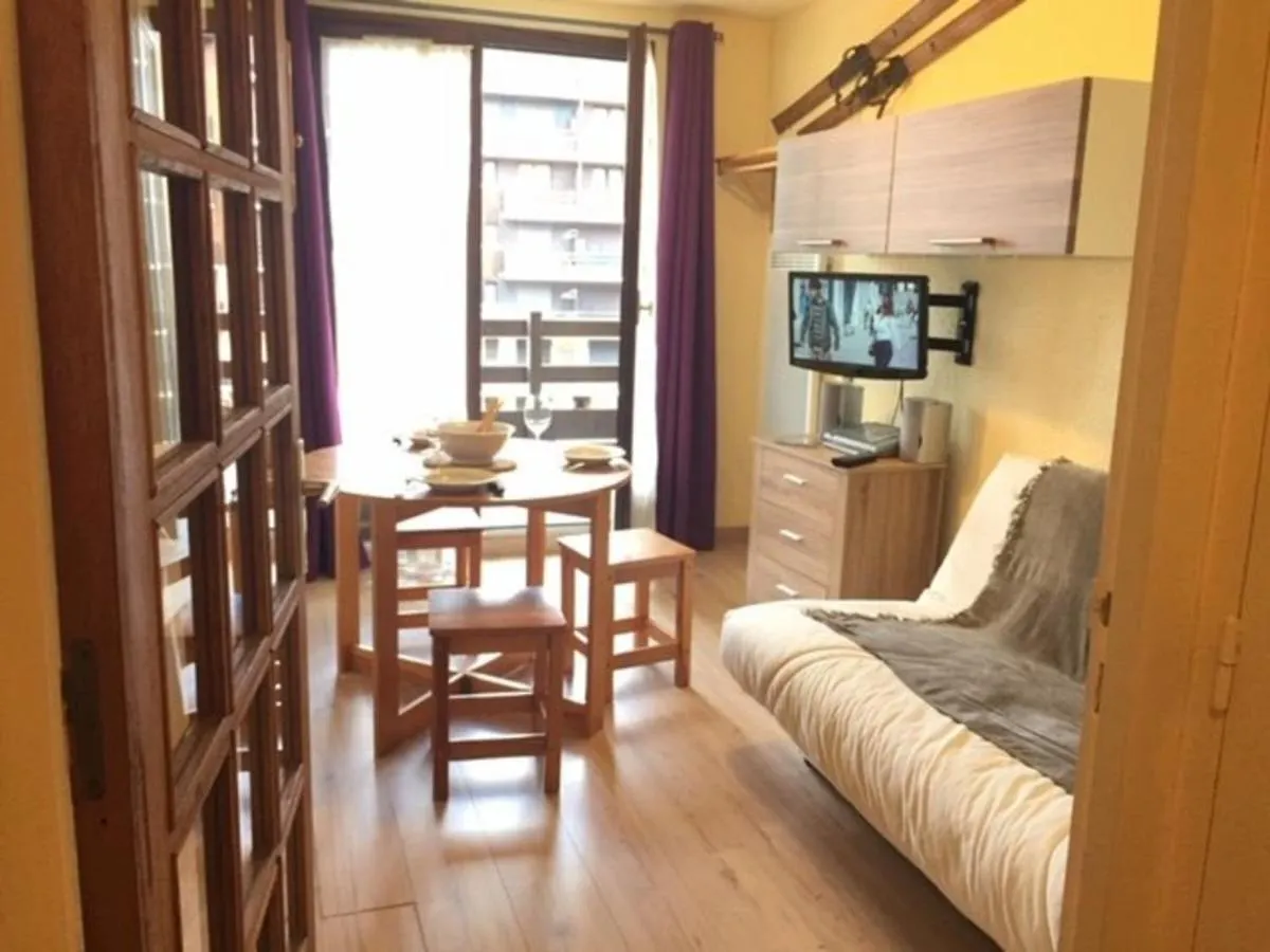 Διαμέρισμα Studio Cabine Avec Acces Direct Aux Pistes, Balcon, Et Piscine - 4 Couchages, Risoul 1850 - Fr-1-330-518