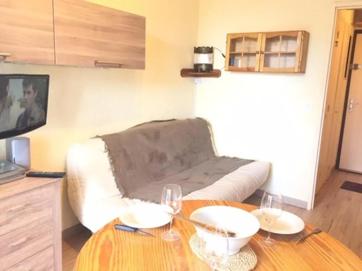 Studio Cabine Avec Acces Direct Aux Pistes, Balcon, Et Piscine - 4 Couchages, Risoul 1850 - Fr-1-330-518 0*,